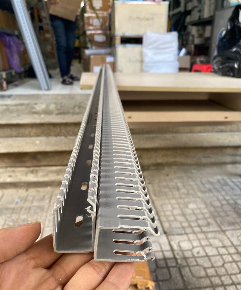 Máng nhựa đi dây điện 40×25