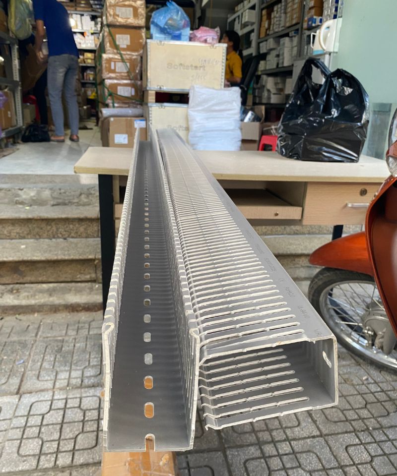 Máng nhựa đi dây điện 100×60