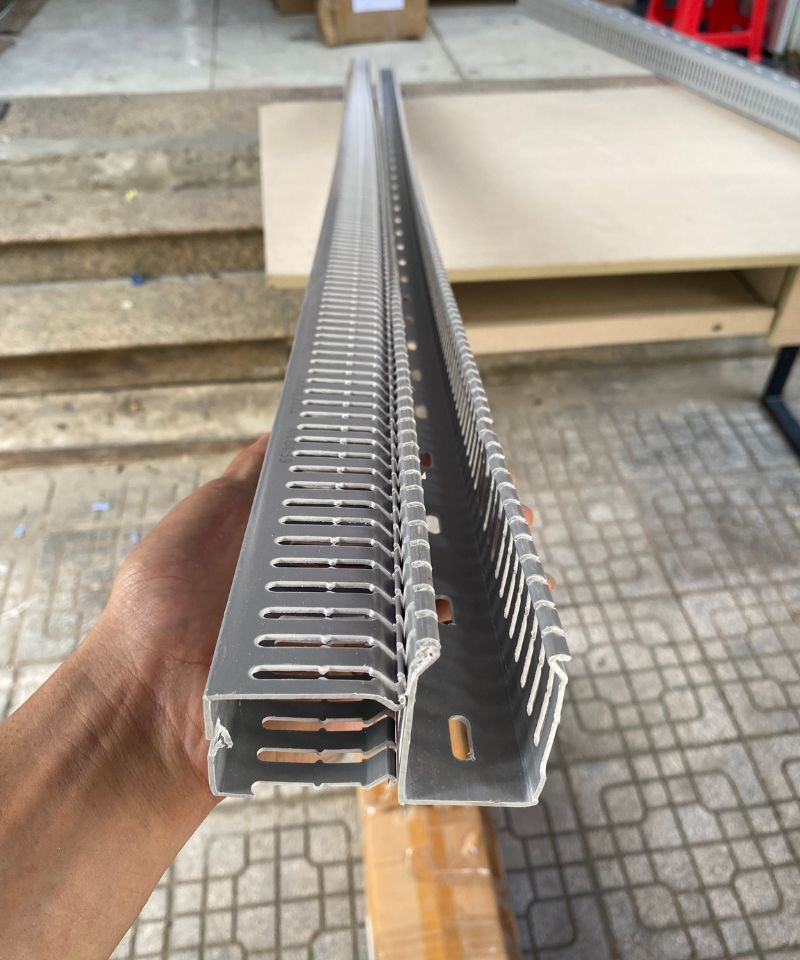 Máng nhựa đi dây điện 45×33