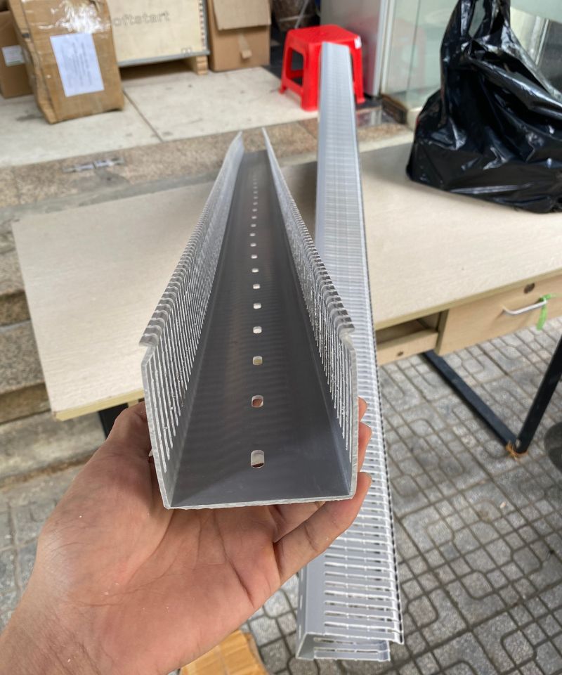 Máng nhựa đi dây điện 80×80