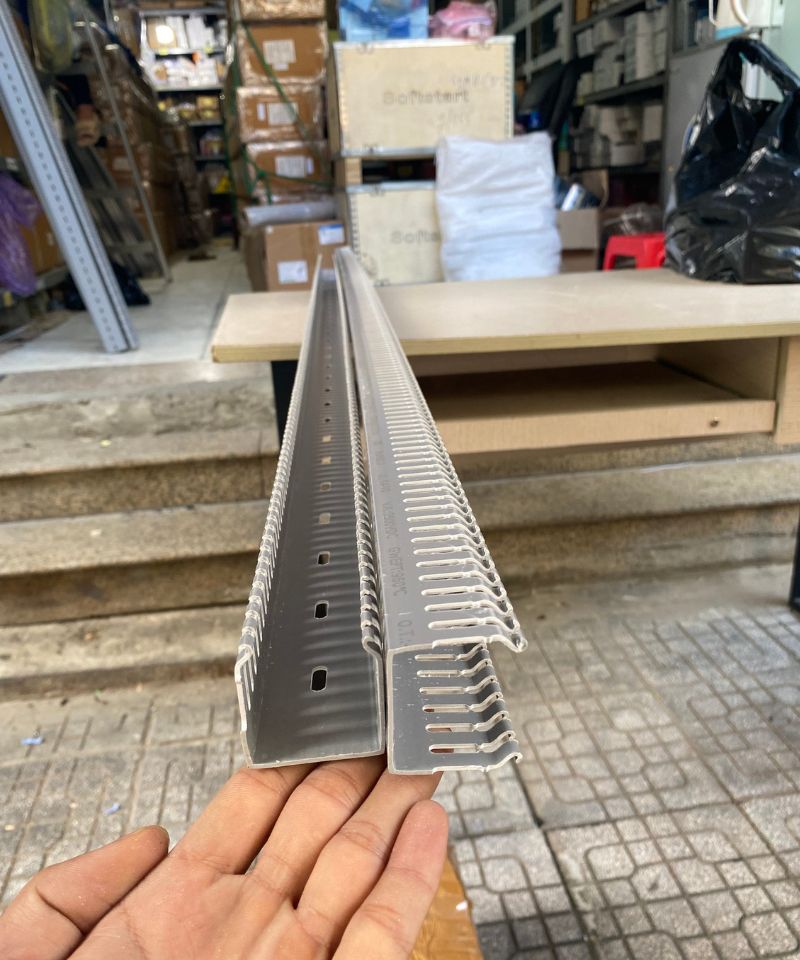 Máng nhựa đi dây điện 40×40