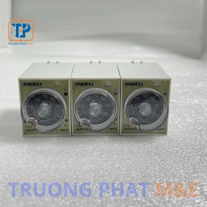 Role khởi động sao tam giác