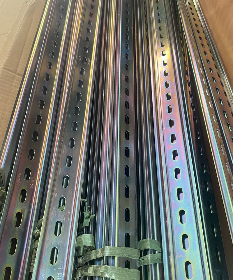 Thanh ray sắt cài aptomat 1mm